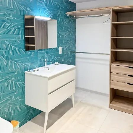 La Grange Des Copains Du Cantal 6 Pers Holiday home Ladinhac