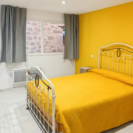 La Grange Des Copains Du Cantal 6 Pers Holiday home Ladinhac