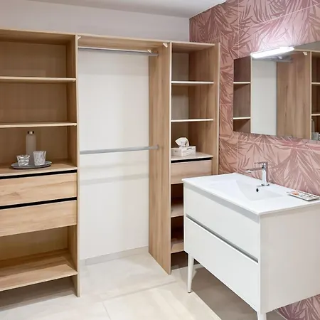 Holiday home La Grange Des Copains Du Cantal 6 Pers Ladinhac