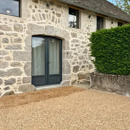 Dom wakacyjny La Grange Des Copains Du Cantal 6 Pers Ladinhac