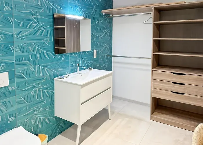 La Grange Des Copains Du Cantal 6 Pers Holiday home Ladinhac