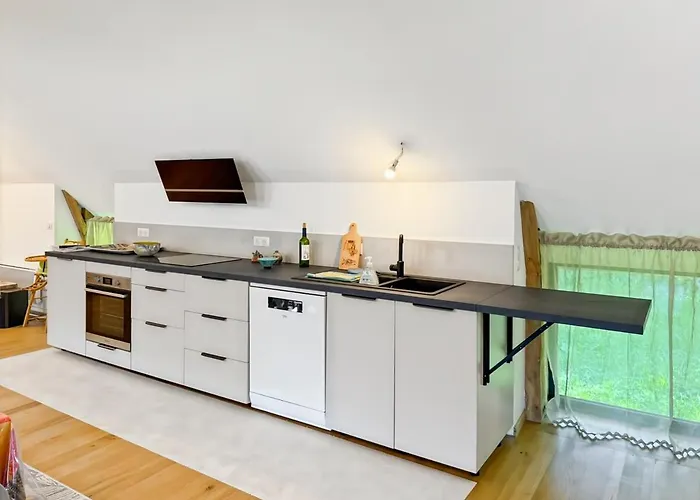 La Grange Des Copains Du Cantal 6 Pers * Ladinhac