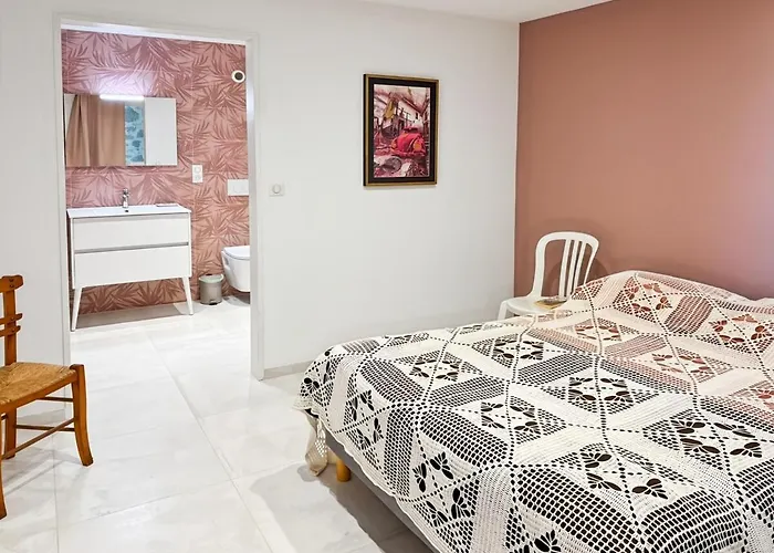 La Grange Des Copains Du Cantal 6 Pers Holiday home *