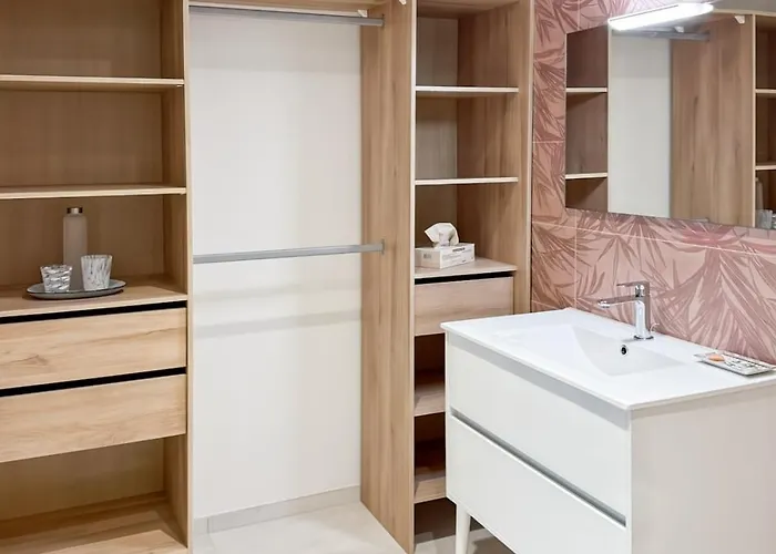 Holiday home La Grange Des Copains Du Cantal 6 Pers Ladinhac