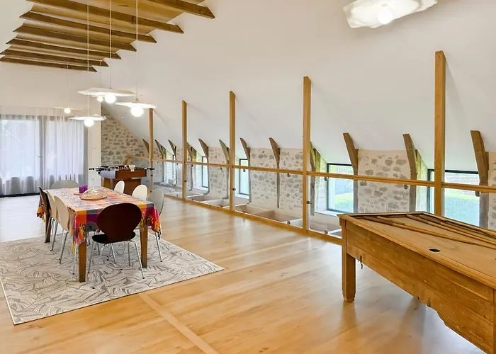 La Grange Des Copains Du Cantal 6 Pers Ladinhac