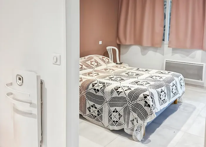 La Grange Des Copains Du Cantal 6 Pers