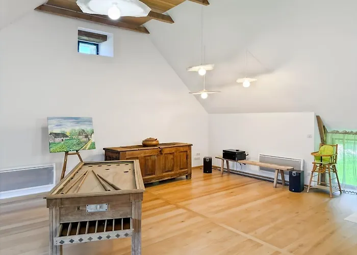 La Grange Des Copains Du Cantal 6 Pers Holiday home *