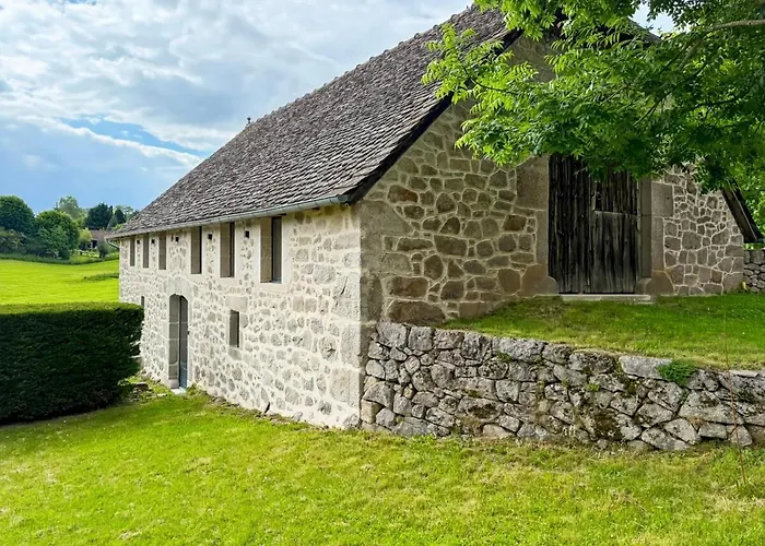 La Grange Des Copains Du Cantal 6 Pers * Ladinhac