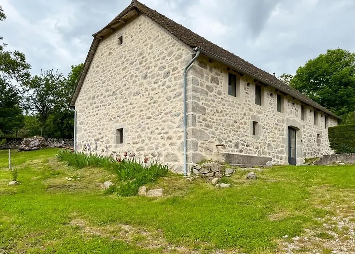 Holiday home La Grange Des Copains Du Cantal 6 Pers Ladinhac