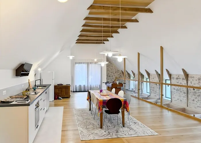 La Grange Des Copains Du Cantal 6 Pers Ladinhac