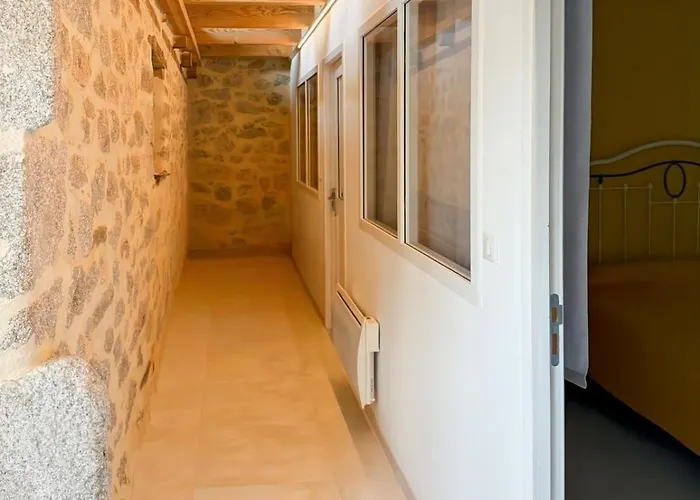 Holiday home La Grange Des Copains Du Cantal 6 Pers *